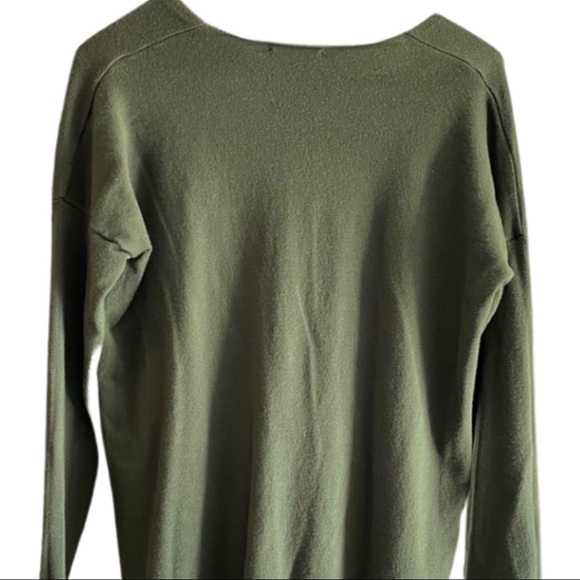 NWOT STACCATO OLIVE GREEN VNECK SWEATER. - Picture 2 of 7